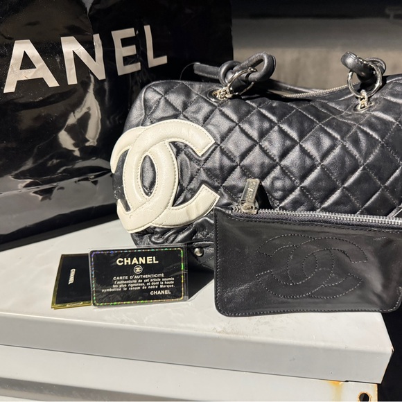 Chanel Black Quilted Handbag - Picture 1 of 8